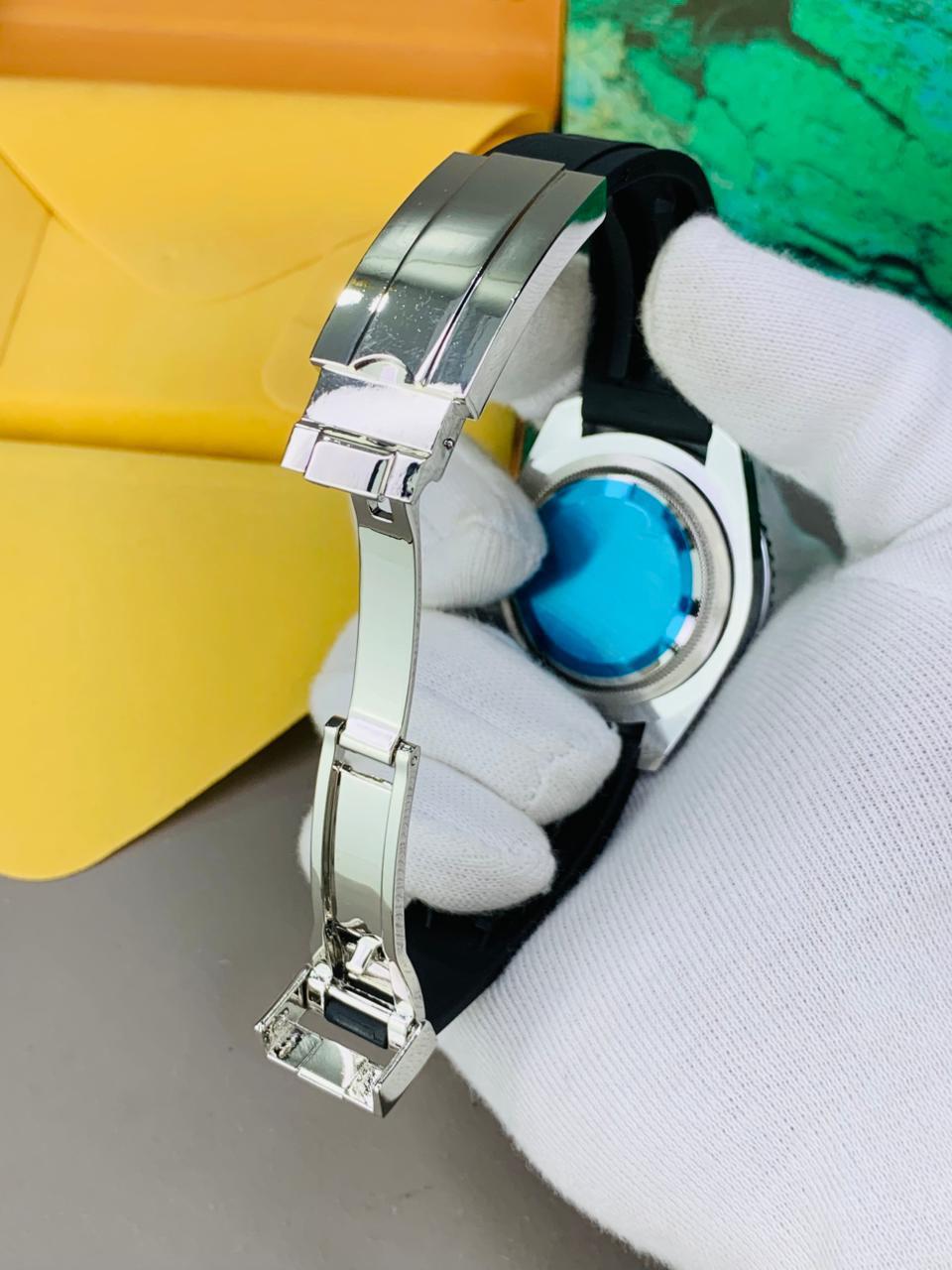 Premium Silicone Strap Quartz Wrist Watch | Cash on Delivery Pakistan